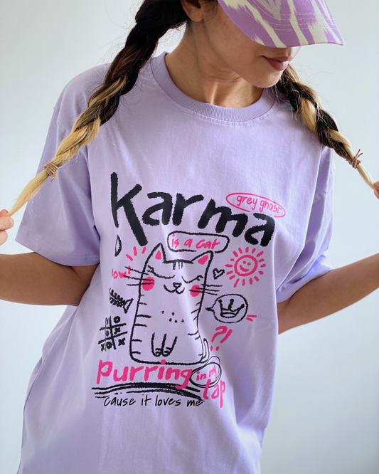 KARMA IS A CAT: TAYLOR SWIFT || Unisex Comfort Oversized Tee