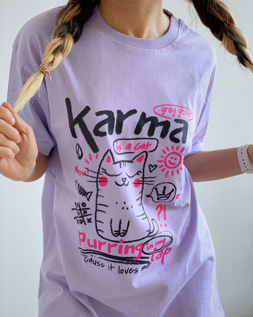 KARMA IS A CAT: TAYLOR SWIFT || Unisex Comfort Oversized Tee