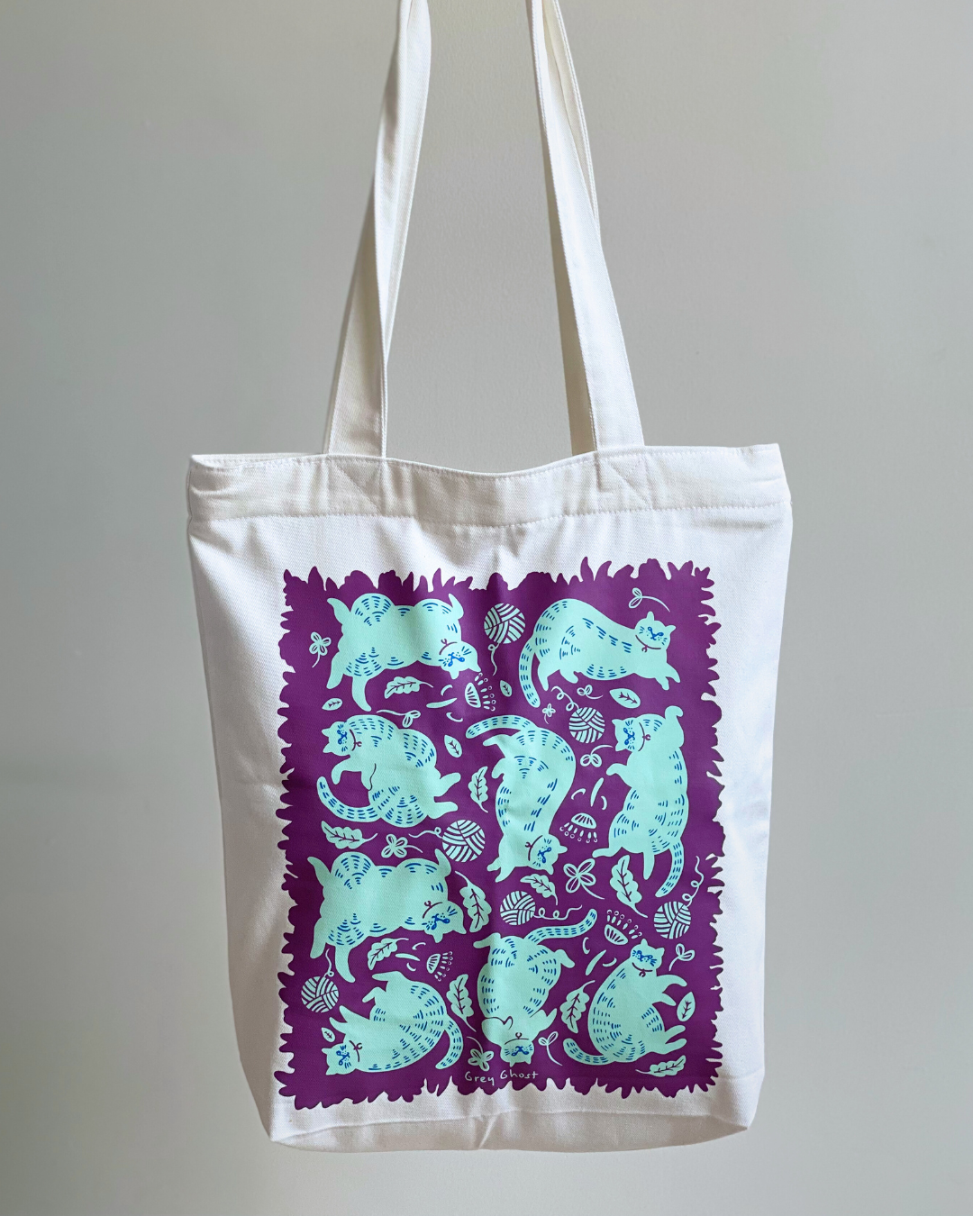 KALAMKITTY || White Tote Bag with Zipper