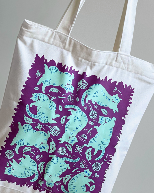 KALAMKITTY || White Tote Bag with Zipper